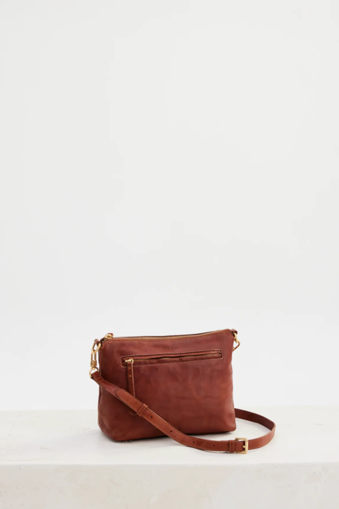 Tumbled Large Essential Pouch - Tan